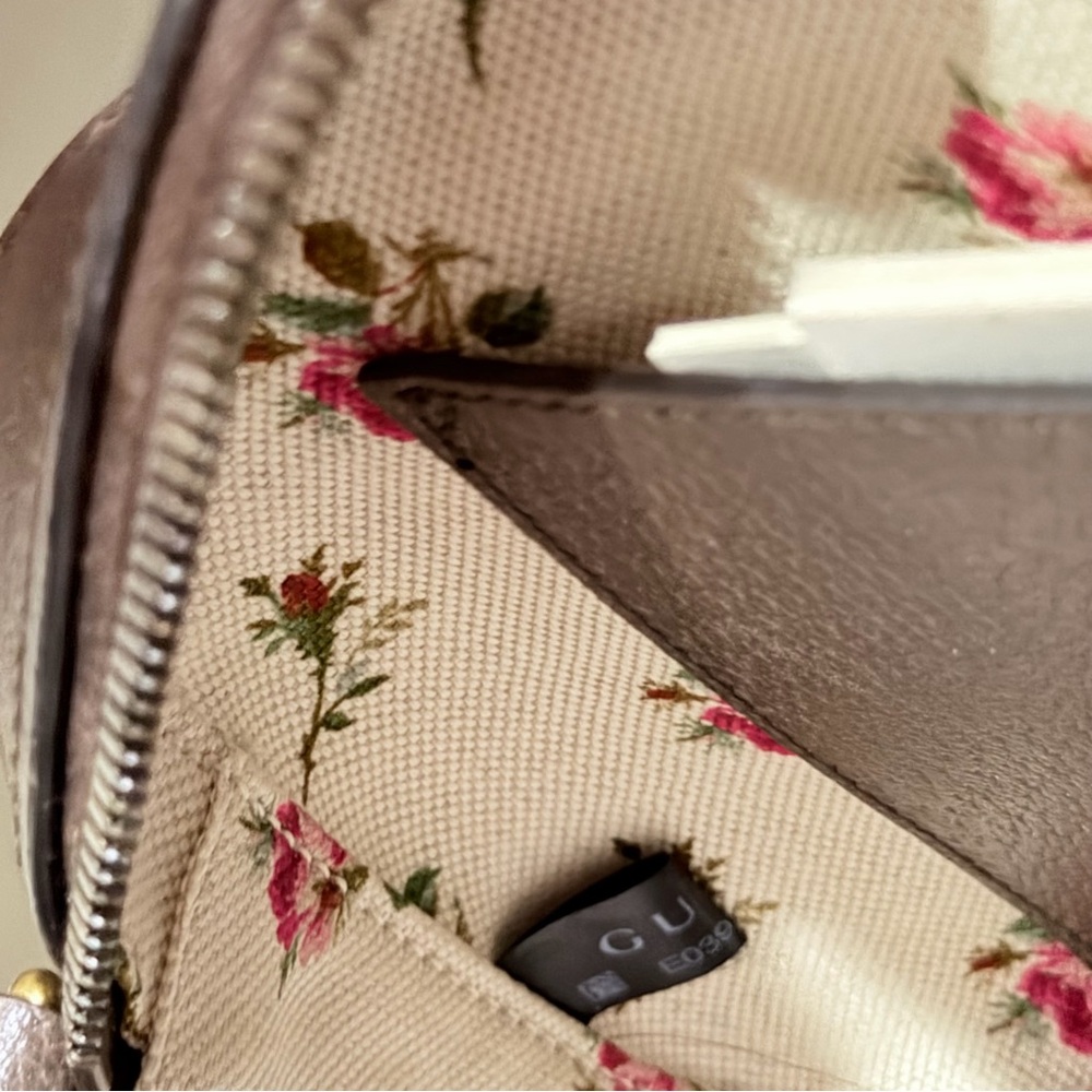 Gucci Crossbody Bag - Picture 5 of 8